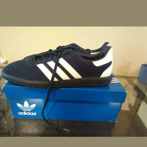 adidas intack